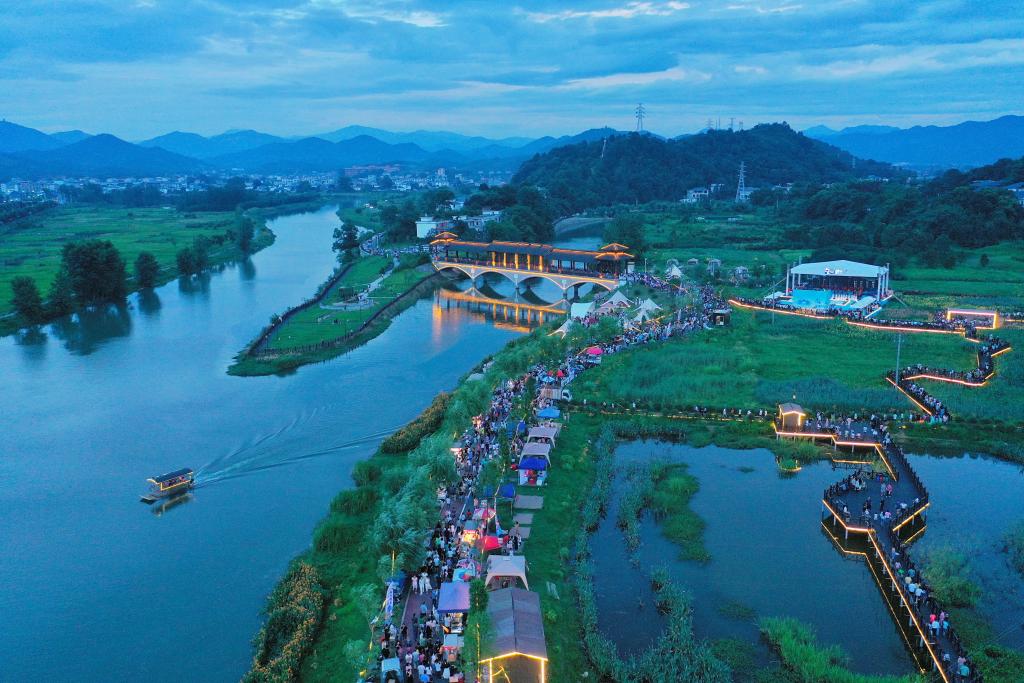 新时代中国调研行之看区域·中部篇丨走出水清、岸绿、产业优的发展新路——中部地区深入推进流域横向生态保护补偿机制(图1)