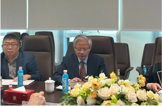 美国国际华人科技工商协会主席李大西先生莅临宏景科技考察交流(图2)