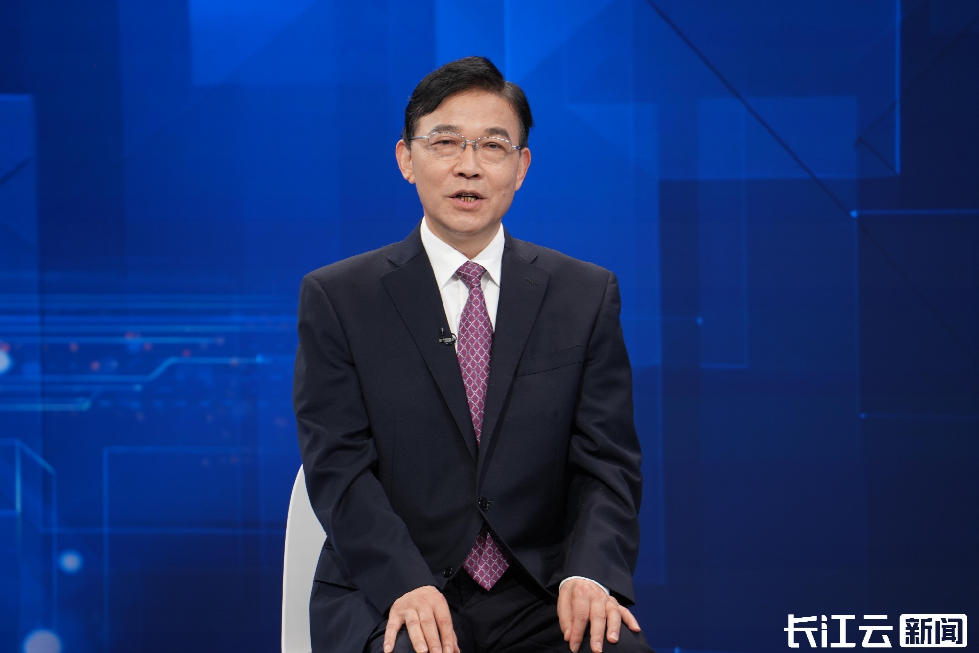 湖北省科技厅厅长冯艳飞：实施科创引领战略整体提升支点创新策源力(图1)
