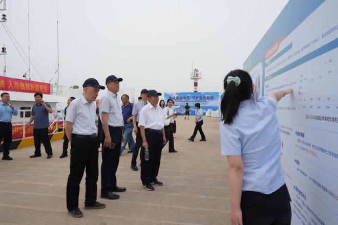 “中国环监苏001”“海巡31”船舶开放日：中外学子共探海洋环保科技跨文化交流筑牢“蓝色”友谊(图3)